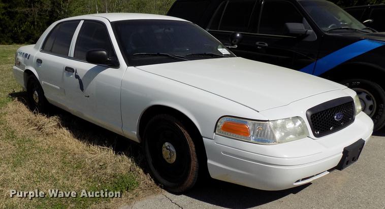 image for item DF4444 2011 Ford Crown Victoria Police Interceptor