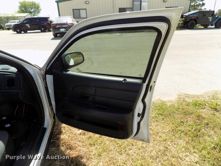 image for item DF4444 2011 Ford Crown Victoria Police Interceptor