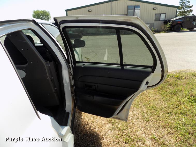 image for item DF4444 2011 Ford Crown Victoria Police Interceptor