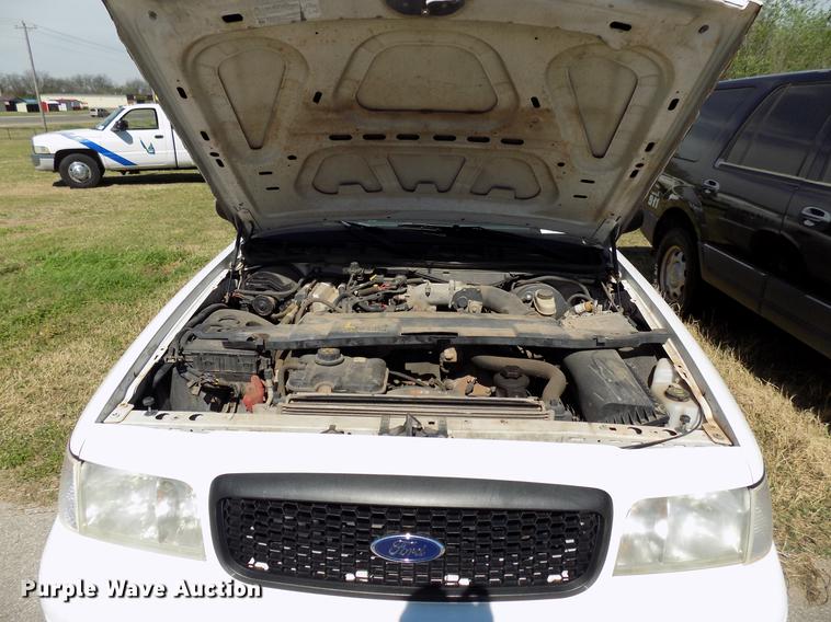image for item DF4444 2011 Ford Crown Victoria Police Interceptor