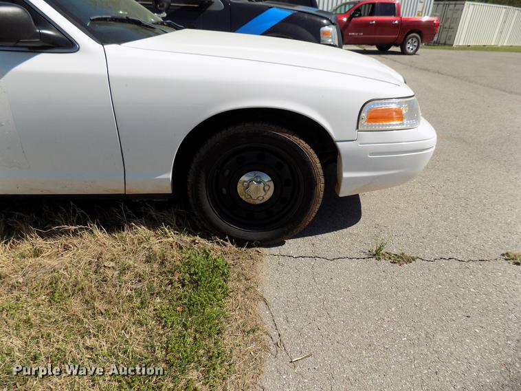 image for item DF4444 2011 Ford Crown Victoria Police Interceptor