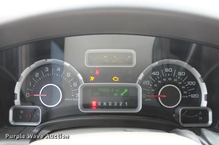 image for item DF4445 2010 Ford Expedition XLT SUV