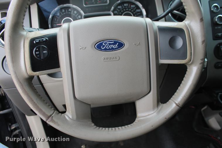 image for item DF4445 2010 Ford Expedition XLT SUV