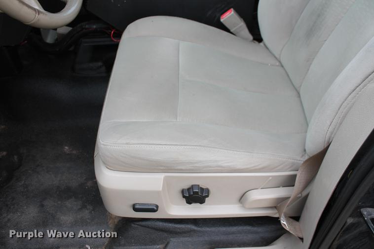 image for item DF4445 2010 Ford Expedition XLT SUV