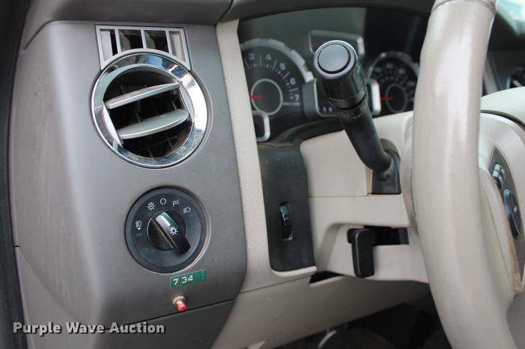 image for item DF4446 2010 Ford Expedition XLT SUV