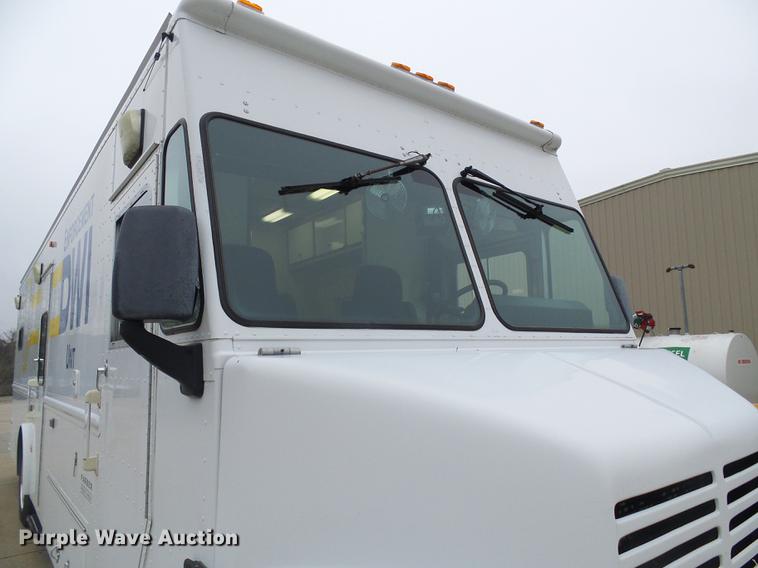 image for item DF7179 2003 Freightliner MT55 DWI/DUI enforcement/command center truck