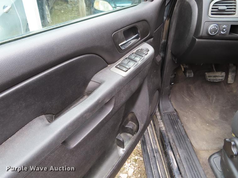 image for item DF7753 2011 Chevrolet Tahoe Police SUV