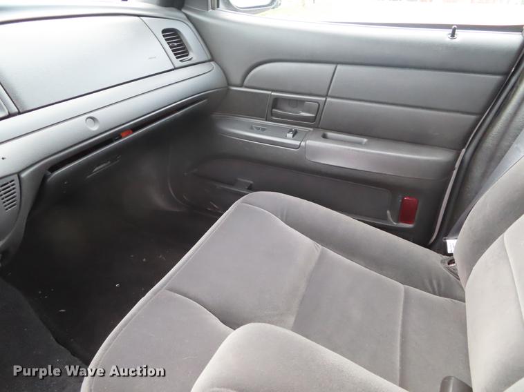 image for item DF7761 2009 Ford Crown Victoria Police Interceptor