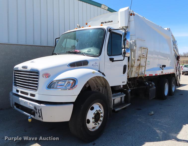 image for item DF7789 2011 Freightliner Business Class M2 refuse truck
