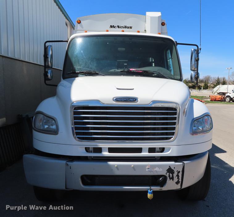 image for item DF7789 2011 Freightliner Business Class M2 refuse truck