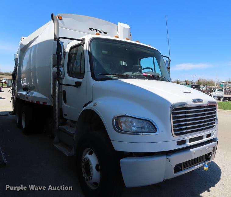 image for item DF7789 2011 Freightliner Business Class M2 refuse truck
