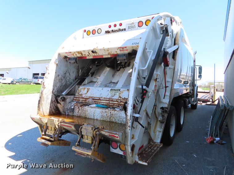 image for item DF7789 2011 Freightliner Business Class M2 refuse truck