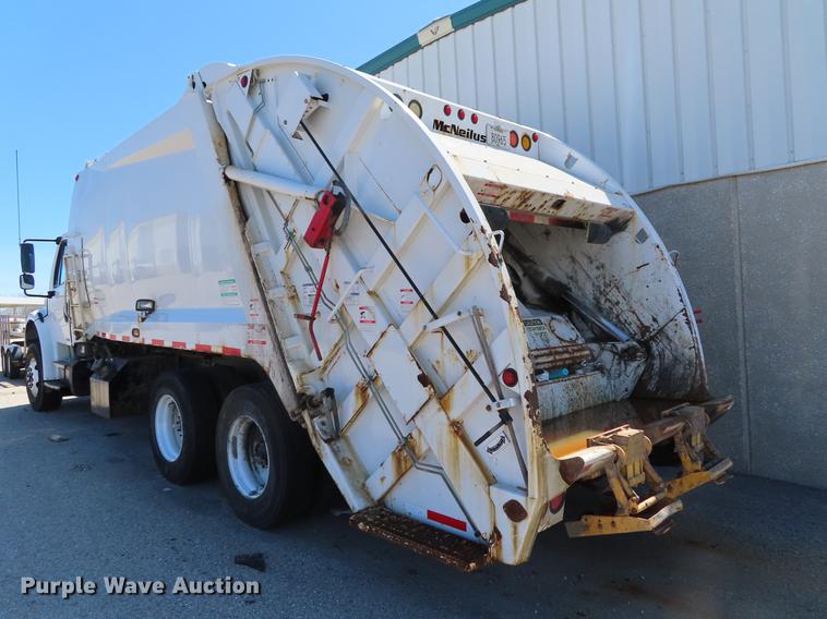 image for item DF7789 2011 Freightliner Business Class M2 refuse truck