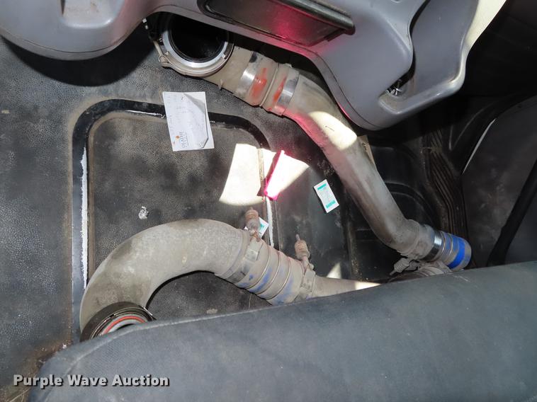 image for item DF7789 2011 Freightliner Business Class M2 refuse truck