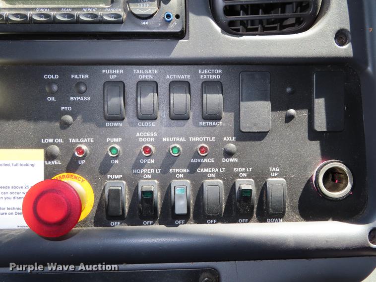 image for item DF7789 2011 Freightliner Business Class M2 refuse truck