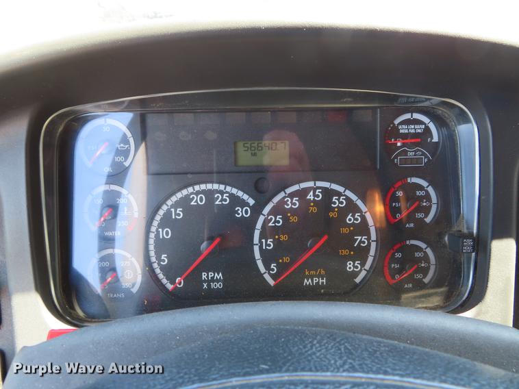 image for item DF7789 2011 Freightliner Business Class M2 refuse truck