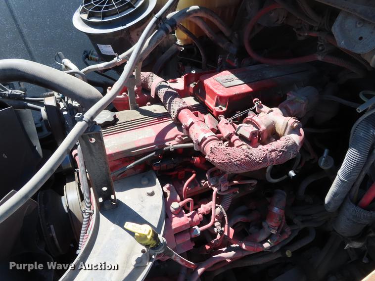 image for item DF7789 2011 Freightliner Business Class M2 refuse truck