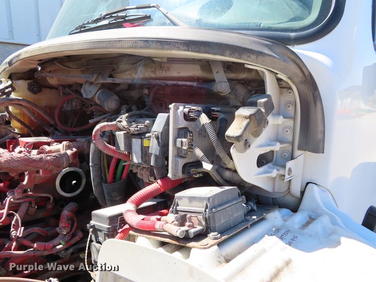 image for item DF7789 2011 Freightliner Business Class M2 refuse truck