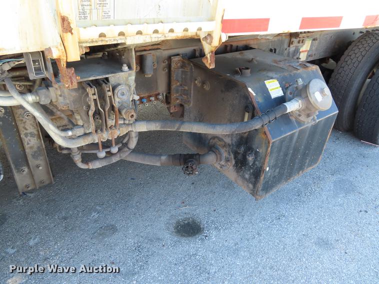 image for item DF7789 2011 Freightliner Business Class M2 refuse truck