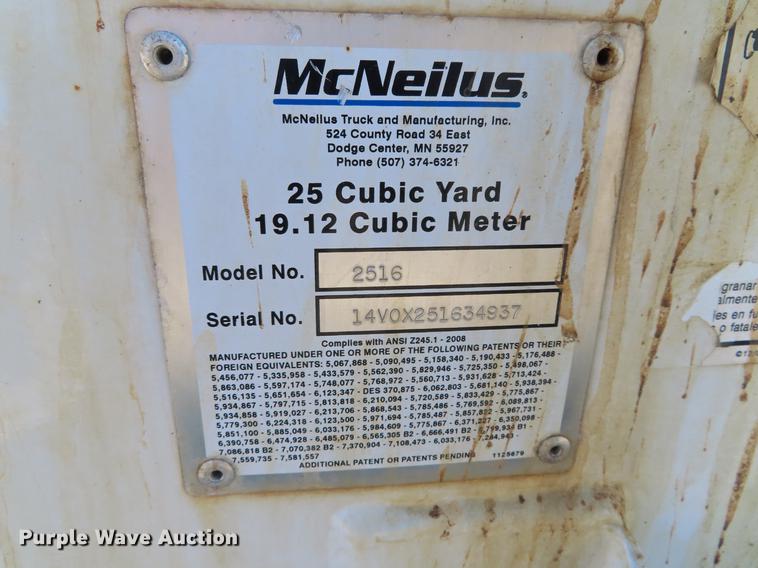 image for item DF7789 2011 Freightliner Business Class M2 refuse truck