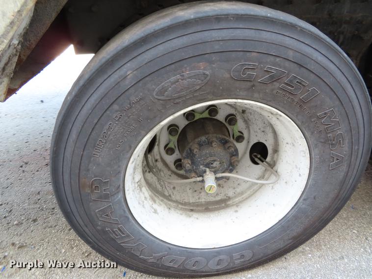 image for item DF7789 2011 Freightliner Business Class M2 refuse truck