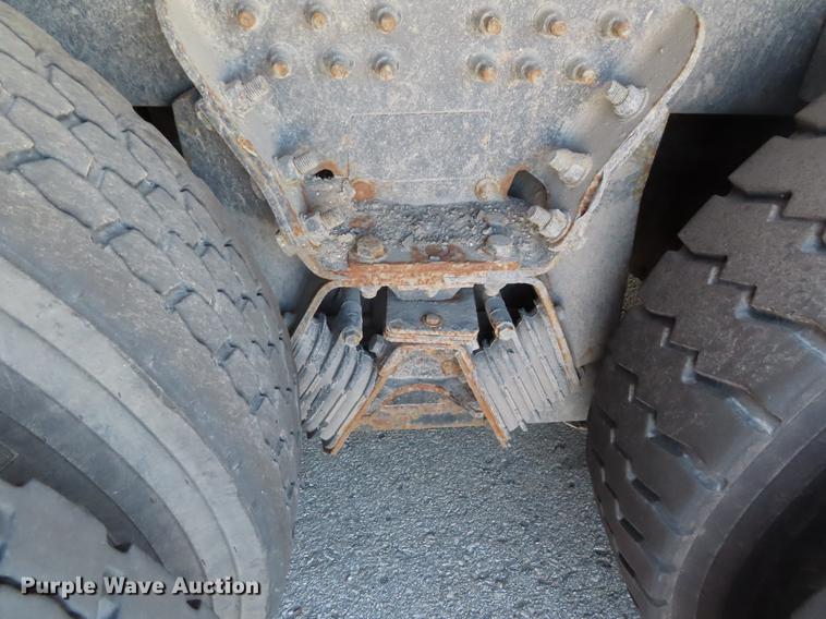 image for item DF7789 2011 Freightliner Business Class M2 refuse truck