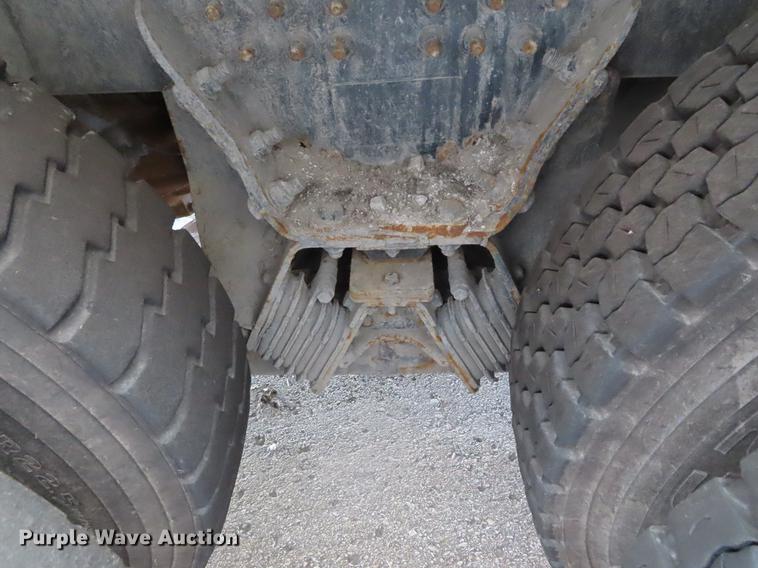 image for item DF7789 2011 Freightliner Business Class M2 refuse truck