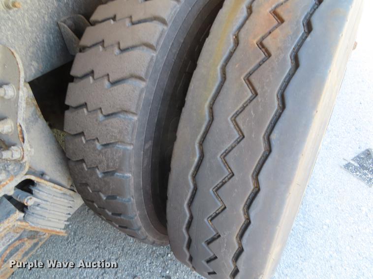 image for item DF7789 2011 Freightliner Business Class M2 refuse truck