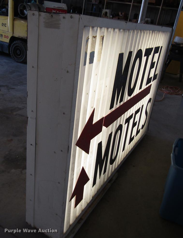image for item DF7932 Motel sign