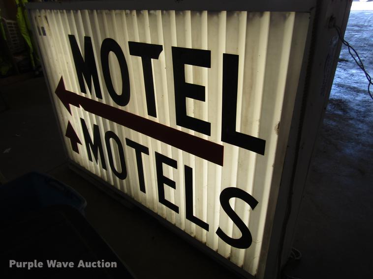 image for item DF7932 Motel sign