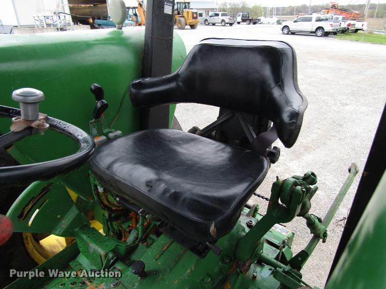 image for item DF7946 John Deere 2555 tractor