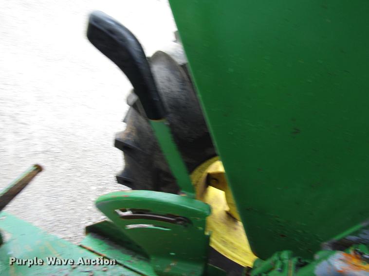 image for item DF7946 John Deere 2555 tractor