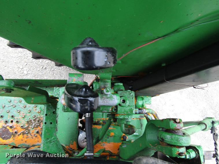 image for item DF7946 John Deere 2555 tractor