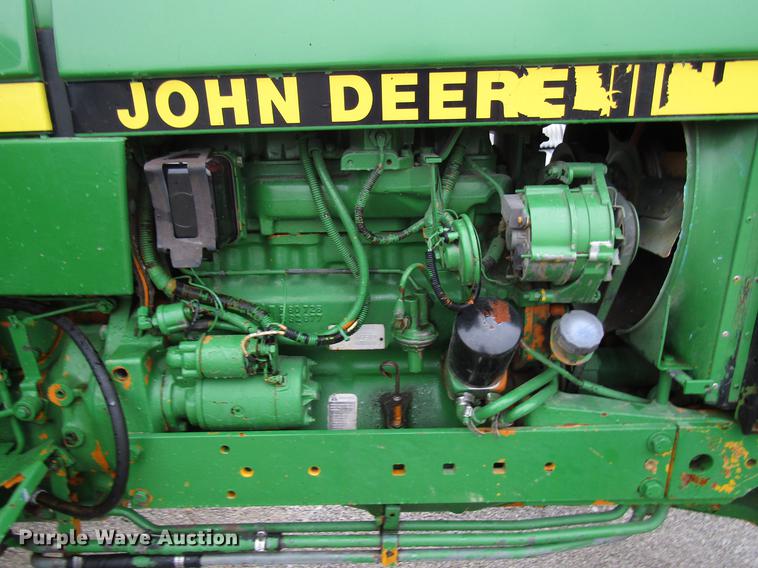 image for item DF7946 John Deere 2555 tractor
