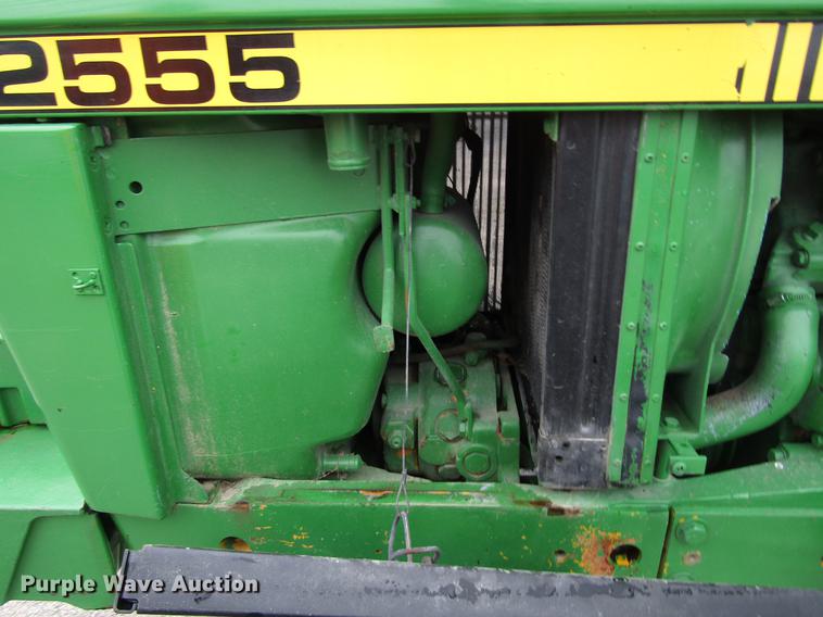 image for item DF7946 John Deere 2555 tractor
