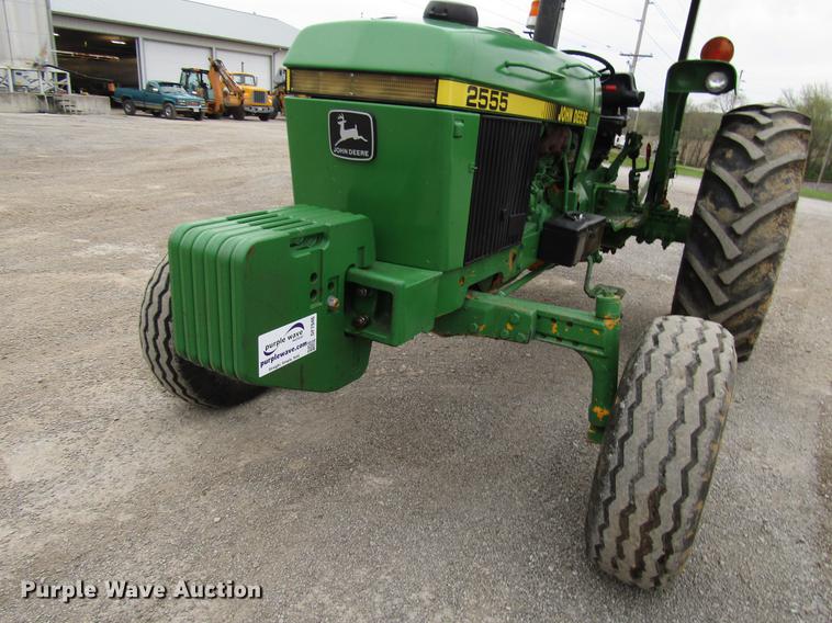 image for item DF7946 John Deere 2555 tractor