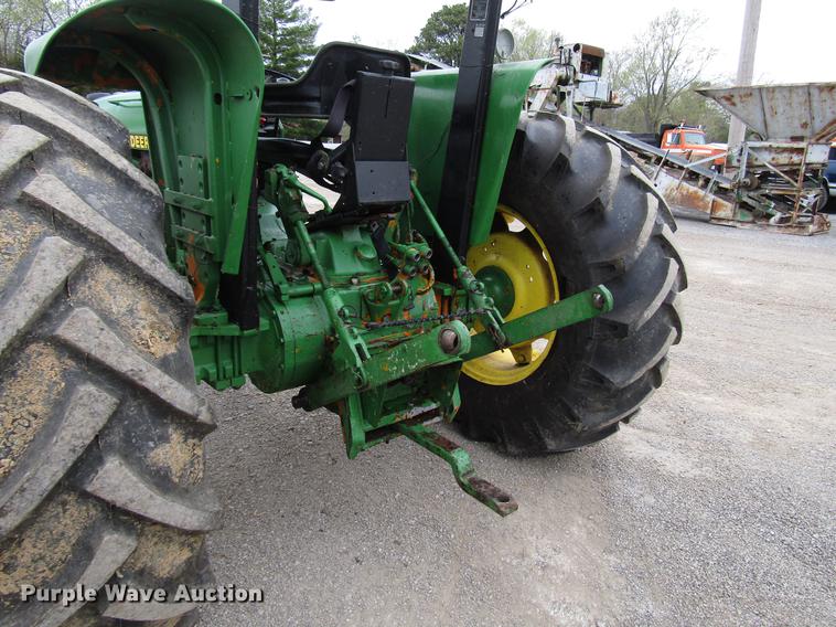 image for item DF7946 John Deere 2555 tractor