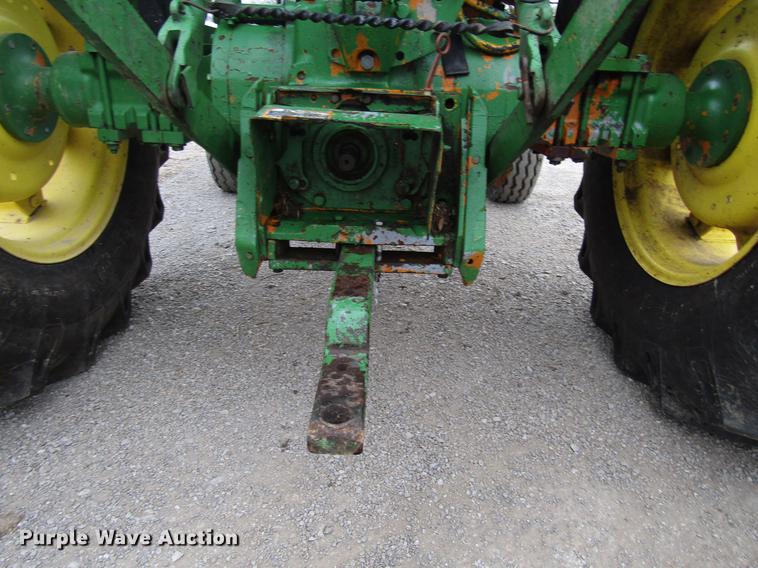 image for item DF7946 John Deere 2555 tractor