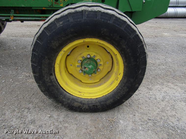 image for item DF7946 John Deere 2555 tractor