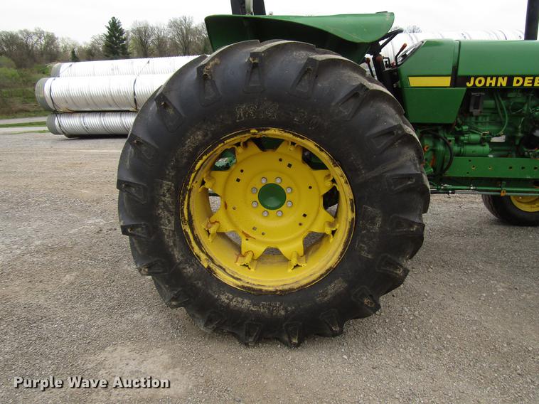 image for item DF7946 John Deere 2555 tractor