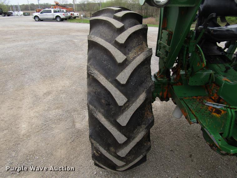 image for item DF7946 John Deere 2555 tractor