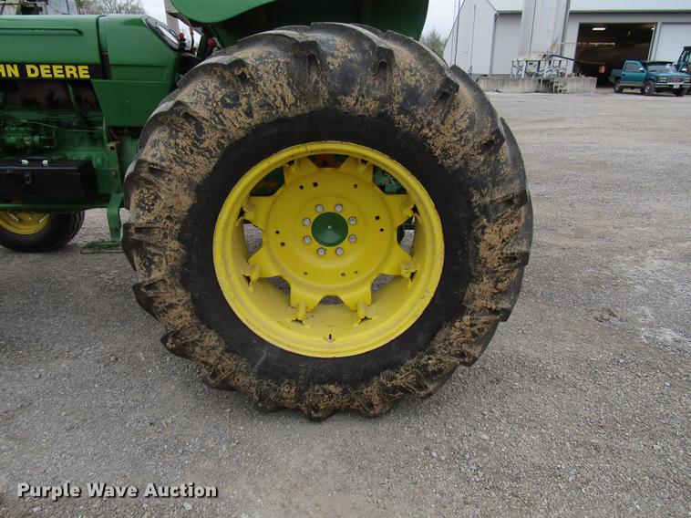 image for item DF7946 John Deere 2555 tractor