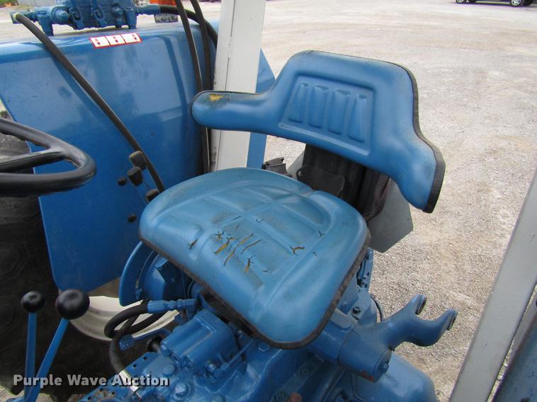 image for item DF7947 1985 Ford 6610 tractor