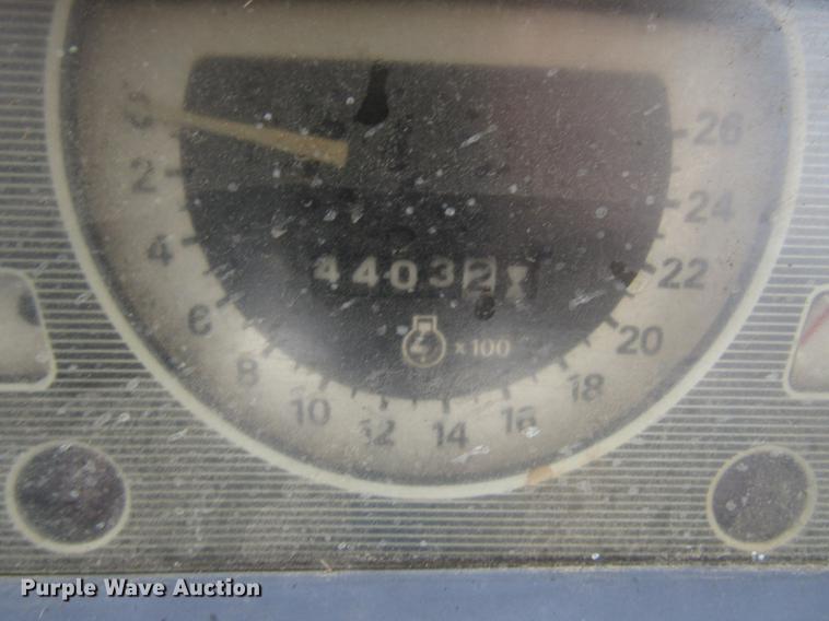 image for item DF7947 1985 Ford 6610 tractor