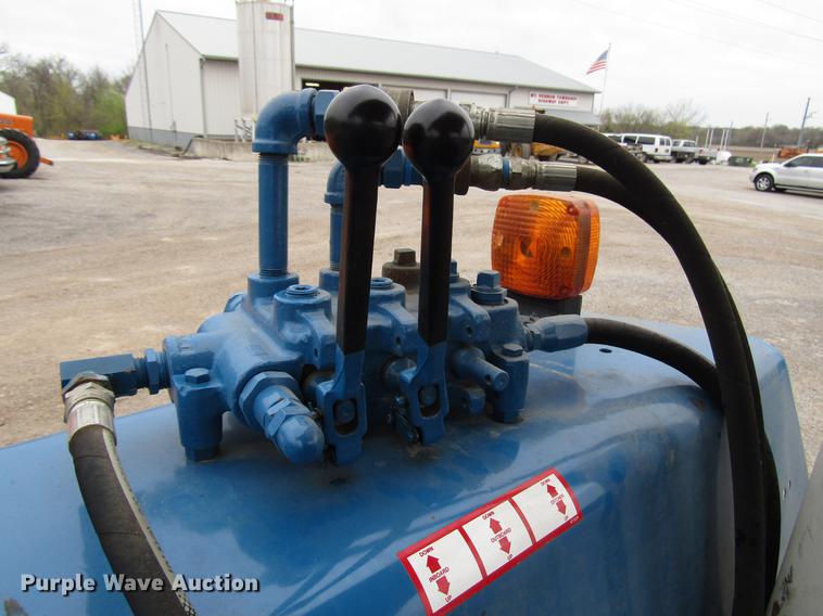 image for item DF7947 1985 Ford 6610 tractor