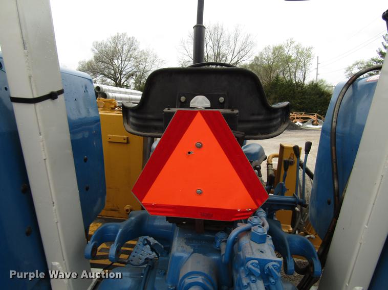 image for item DF7947 1985 Ford 6610 tractor