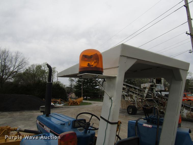 image for item DF7947 1985 Ford 6610 tractor
