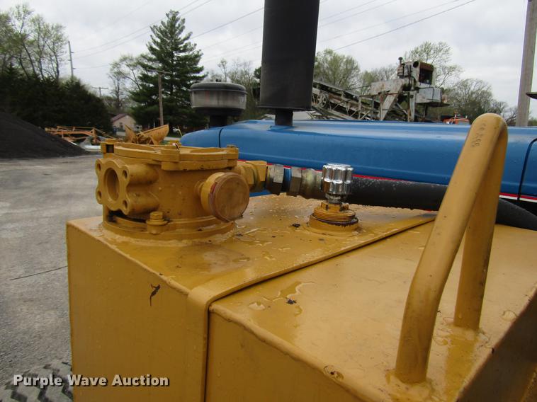 image for item DF7947 1985 Ford 6610 tractor