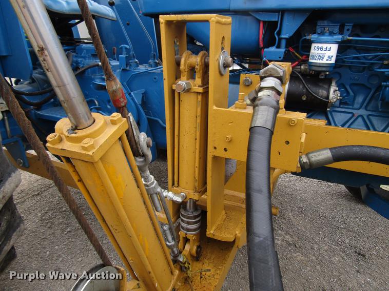 image for item DF7947 1985 Ford 6610 tractor