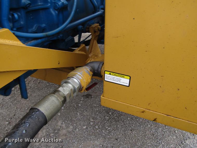 image for item DF7947 1985 Ford 6610 tractor